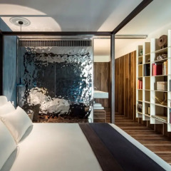 Sir Joan Hotel развлечения