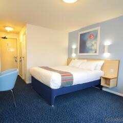 Отель Travelodge London City Airport
