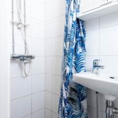 Отель WeHost Saimaankatu 1 B 25 Финляндия, Хельсинки - отзывы, цены и фото номеров - забронировать отель WeHost Saimaankatu 1 B 25 онлайн ванная