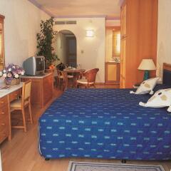Отель Paphos Gardens Holiday Resort в номере фото 2