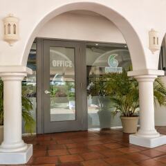 Отель Royal Glitter Bay Villas