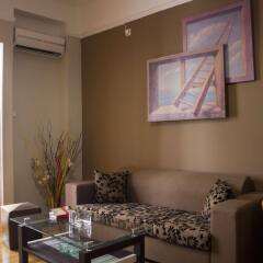 Отель Ambrosia Suites & Aparts Греция, Афины - 2 отзыва об отеле, цены и фото номеров - забронировать отель Ambrosia Suites & Aparts онлайн комната для гостей фото 4