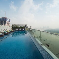 Liberty Central Saigon Riverside Hotel бассейн фото 3