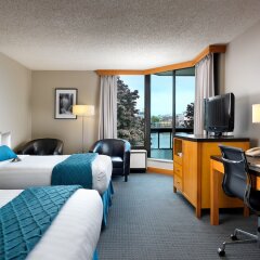 Отель Inn at Laurel Point Канада, Виктория - отзывы, цены и фото номеров - забронировать отель Inn at Laurel Point онлайн удобства в номере фото 3