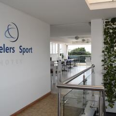 Hotel Travelers Sport в номере