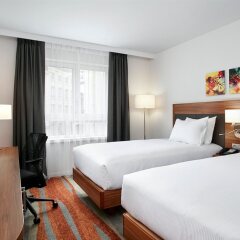 Отель Hilton Garden Inn Brussels City Centre Бельгия, Брюссель - 4 отзыва об отеле, цены и фото номеров - забронировать отель Hilton Garden Inn Brussels City Centre онлайн комната для гостей фото 4