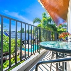 Отель Phuket Airport Guesthouse Таиланд, пляж Май Кхао - отзывы, цены и фото номеров - забронировать отель Phuket Airport Guesthouse онлайн балкон