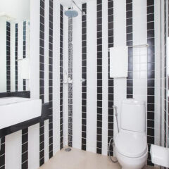 Отель The Wide Condotel Phuket Пхукет ванная