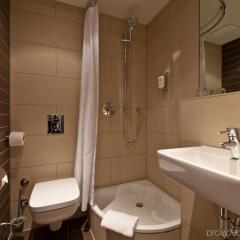 Отель Novum Style Hotel Berlin Centrum Германия, Берлин - 4 отзыва об отеле, цены и фото номеров - забронировать отель Novum Style Hotel Berlin Centrum онлайн ванная