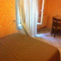 Отель Hipotel Paris Montmartre комната для гостей