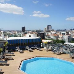 Отель Holiday Inn Lisbon бассейн фото 2