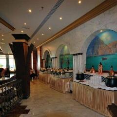 Отель Sahara Beach Resort & Spa гостиничный бар