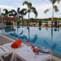 Отель Chabana Resort бассейн