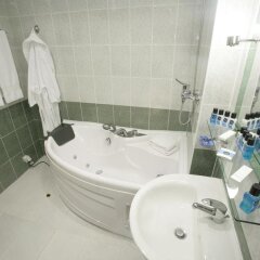 Отель Tsaghkadzor General Sport Complex Hotel Армения, Цахкадзор - отзывы, цены и фото номеров - забронировать отель Tsaghkadzor General Sport Complex Hotel онлайн ванная фото 2