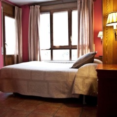 Отель Hostal La Fuen Parzan - Bielsa комната для гостей фото 4
