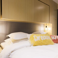 Hotel With Urban Deli комната для гостей фото 4