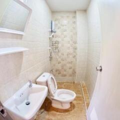 Inn Trog And Inn Soi - Hostel - Adults Only Бангкок ванная фото 2