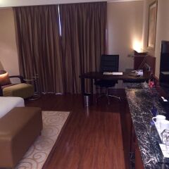 Отель Radisson Blu Plaza Delhi Airport комната для гостей