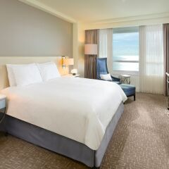 Отель Fontainebleau Miami Beach 4* Стандартный номер с двуспальной кроватью фото 2