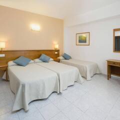 Отель Hostal Mallorca Испания, Сан-Антони-де-Портмань - отзывы, цены и фото номеров - забронировать отель Hostal Mallorca онлайн комната для гостей фото 2