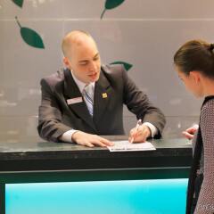 Отель Crowne Plaza Brussels - Le Palace бассейн