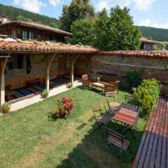 Отель Guest House Dimcho Kehaias Cafe Болгария, Сливен - отзывы, цены и фото номеров - забронировать отель Guest House Dimcho Kehaias Cafe онлайн детские мероприятия фото 2