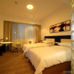 Отель Holiday Inn Express Chengdu Gulou комната для гостей фото 2