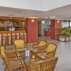 Отель Monica Isabel Beach Club гостиничный бар
