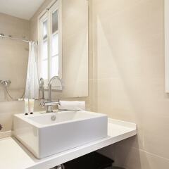 Отель Habitat Apartments Plaza España Испания, Барселона - отзывы, цены и фото номеров - забронировать отель Habitat Apartments Plaza España онлайн ванная фото 2