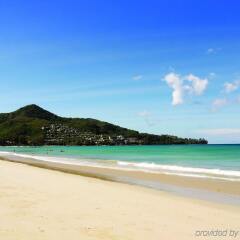 Отель Swissotel Phuket пляж