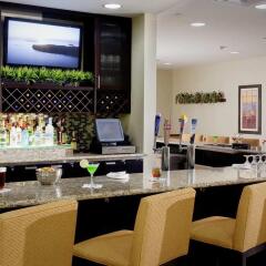Отель Hilton Garden Inn Seattle Bothell гостиничный бар