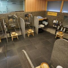 Отель Executive Spa & Capsule WELLBE Fukuoka - Caters to Men Хаката фитнесс-зал