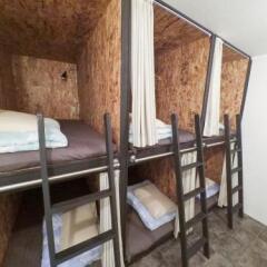 Galo Hostel Kobe Кобе сейф в номере