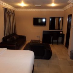 Maidaville Hotel and Suites in Lagos, Nigeria from 74$, photos, reviews - zenhotels.com guestroom