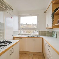 Апартаменты Royal Mile 2BR Apartment Private Balcony Эдинбург в номере