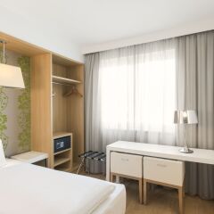 Отель NH Berlin Potsdamer Platz Германия, Берлин - 1 отзыв об отеле, цены и фото номеров - забронировать отель NH Berlin Potsdamer Platz онлайн удобства в номере
