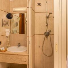 Hotel Assisi ванная