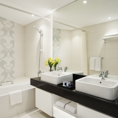 Отель Damac Maison De Ville Breeze ванная фото 2