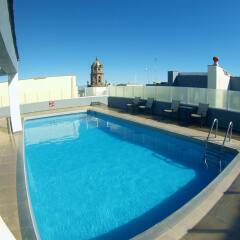 Hotel Roma Guadalajara бассейн