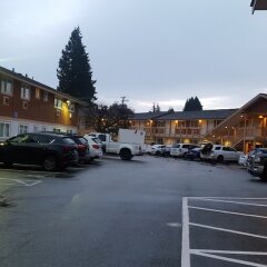 Отель Comfort Inn & Suites North Vancouver Канада, Аптаун - отзывы, цены и фото номеров - забронировать отель Comfort Inn & Suites North Vancouver онлайн парковка