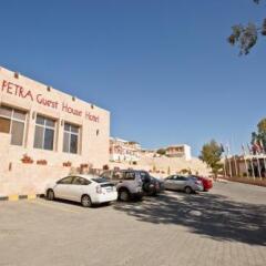 Отель Petra Guest House Hotel Иордания, Вади-Муса - отзывы, цены и фото номеров - забронировать отель Petra Guest House Hotel онлайн парковка
