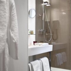 Отель Hôtel Elysees Mermoz Франция, Париж - отзывы, цены и фото номеров - забронировать отель Hôtel Elysees Mermoz онлайн ванная