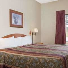 Отель Howard Johnson by Wyndham University of Alabama Tuscaloosa удобства в номере фото 2