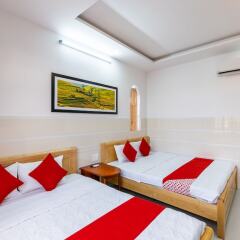 Отель OYO 451 Bong House Homestay 2 Хойан комната для гостей фото 3