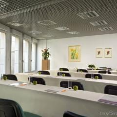Отель Citadines Bastille Marais Paris