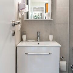 Отель Ermou Suites by Livin Urbban ванная фото 3