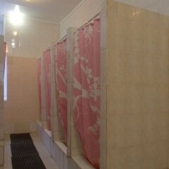 Гостиница Aral Aviamotornay Hostel в Москве отзывы, цены и фото номеров - забронировать гостиницу Aral Aviamotornay Hostel онлайн Москва ванная
