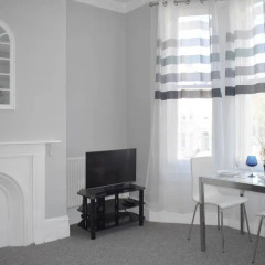 Отель Contemporary 2 Bedroom Flat in Brighton Брайтон комната для гостей фото 5