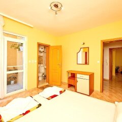 Отель Guest House Nadin Болгария, Поморие - отзывы, цены и фото номеров - забронировать отель Guest House Nadin онлайн удобства в номере