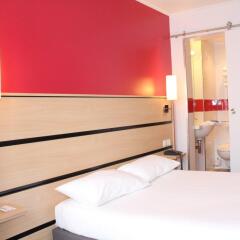 Отель Kyriad Paris 10 - Canal Saint Martin - République 3* Стандартный номер с различными типами кроватей